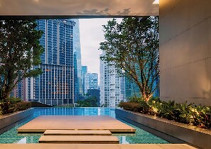 Outdoor pool - ASTRA At 8 Kia Peng Suites (Kuala Lumpur)
