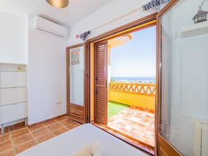 4 bedrooms, iron/ironing board, free WiFi, bed sheets - Cubo's La Era House Benalmadena Pueblo / piscina privada / familiar (Benalmádena)