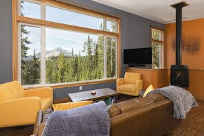 Smart-TV, Kamin, Stereoanlage