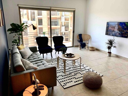 Modern & Central Apartment with Balcony in Abdoun