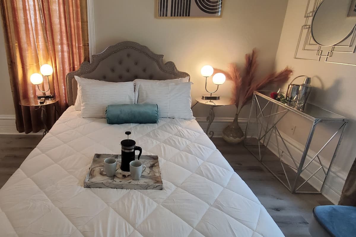 Desk, laptop workspace, iron/ironing board, WiFi (free)