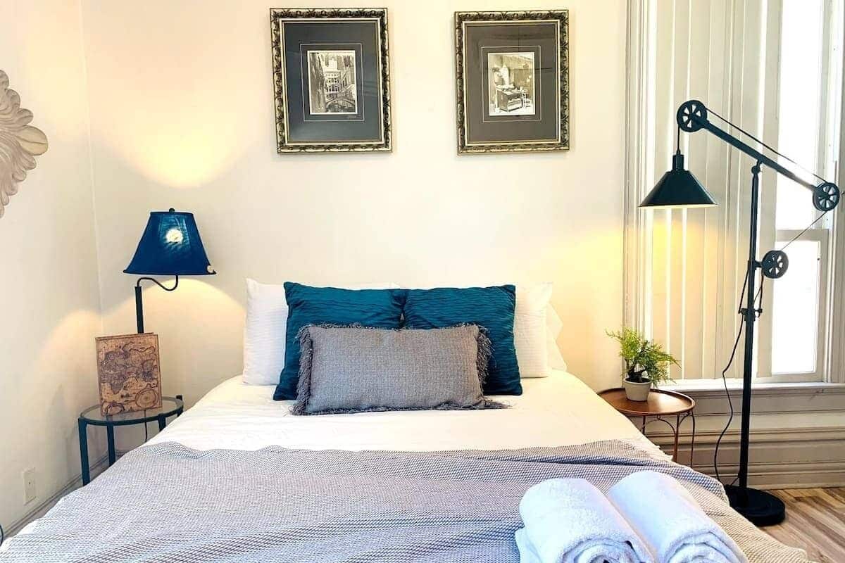 Economy Room | Desk, laptop workspace, iron/ironing board, WiFi (free)