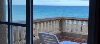 Beachfront 3 Bedroom Villa w/ Parking