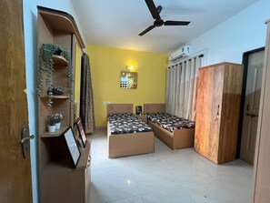 3 bedrooms, WiFi, bed sheets