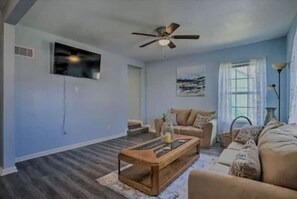 TV - Cozy Freeport Abode Near Boating (Freeport)