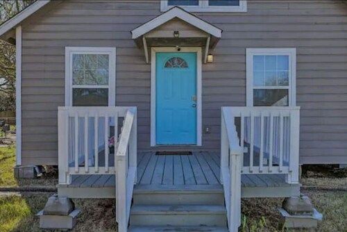 Cozy Freeport Abode Near Boating