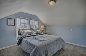 4 bedrooms, iron/ironing board, free WiFi, bed sheets