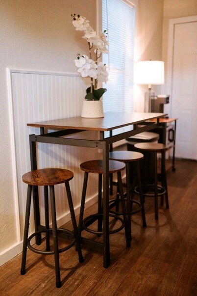 Boutique Beeville Cottage