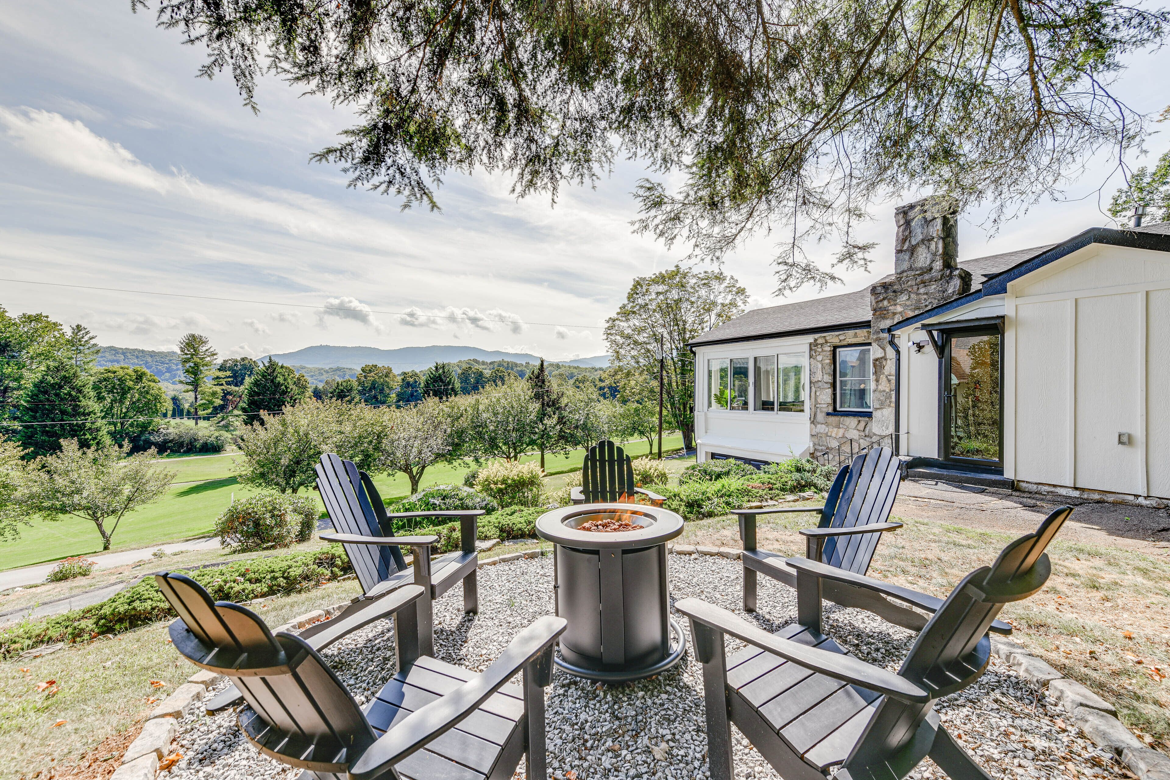 Updated + Modern Waynesville Cottage w/ Fire Pit
