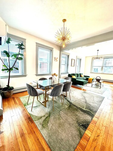 3BR Luxe Penthouse Federal Hill/Downtown
Perfect homebase for FIFA World Cup2026