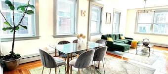 3BR Luxe Penthouse Federal Hill/Downtown
Perfect homebase for FIFA World Cup2026