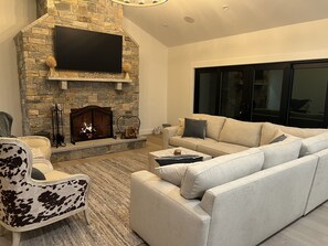 Smart TV, fireplace - 4 bed, 3.5 bath house with a 3 car garage, steam shower and fireplace! NO PETS! (Conway)