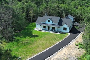 Exterior - 4 bed, 3.5 bath house with a 3 car garage, steam shower and fireplace! NO PETS!  (Conway)