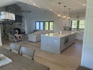 Interior - 4 bed, 3.5 bath house with a 3 car garage, steam shower and fireplace! NO PETS! (Conway)