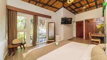 Estudio Deluxe, 1 habitación | Caja de seguridad en la habitación, escritorio y insonorización