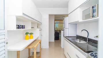 基本公寓 | 私人廚房 | 微波爐、爐具、廚房用具/餐具/器皿、廚房中島