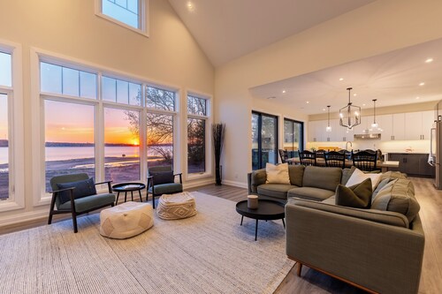 Waterfront Luxury Vacation Home with Stunning Sunsets and Sandy Shoreline