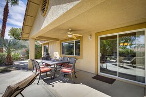 Outdoor dining - Resort Perks, Patio & Gas Grill: Indio Retreat! (Indio)