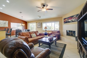 TV, fireplace, DVD player, books - Resort Perks, Patio & Gas Grill: Indio Retreat! (Indio)