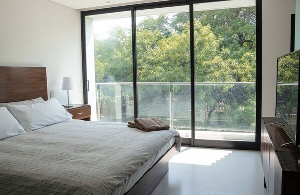 3 bedrooms, desk, iron/ironing board, WiFi