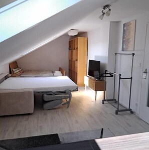 1 bedroom, iron/ironing board, free WiFi, bed sheets - ///////////////////// (Olching)