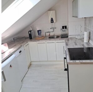 Fridge, microwave, oven, stovetop - ///////////////////// (Olching)