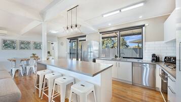 Kühlschrank, Ofen, Geschirrspüler