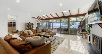 Lakehouse 61 - One of Mulwala's finest houses with its own private boat ramp and boat mooring.