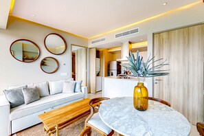 TV, ping pong - Updated condo with sweeping views, pools, fitness room, balcony, W/D, and AC (Bucerias)