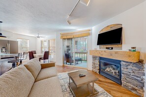 TV, caminetto, tavolo da ping pong