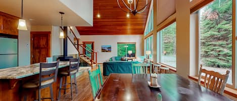 المنشأة من الداخل