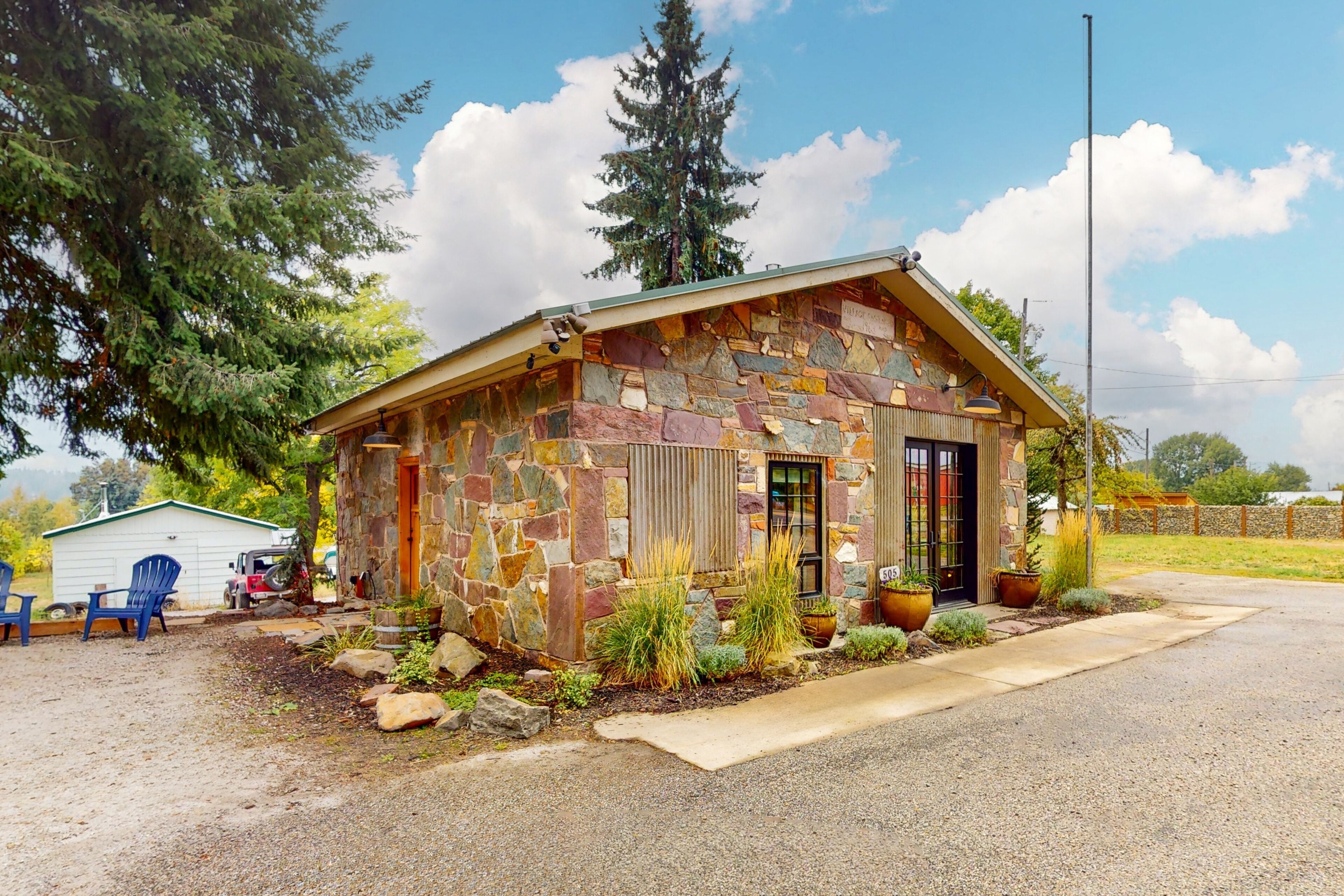 Remodeled, historic, dog-friendly home full of charm, close to lake access