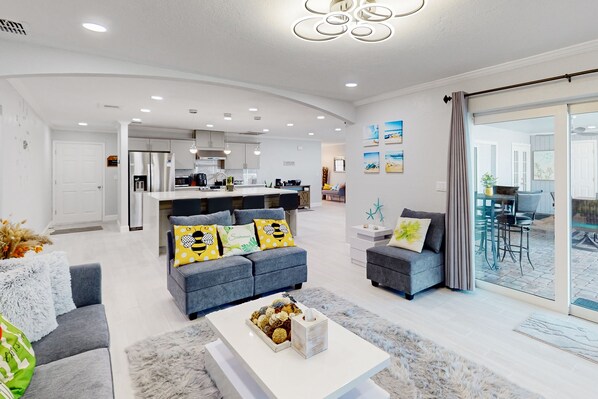 TV - Canal-front home with private heated pool, dock, river views, patio, grill & W/D (Cape Coral)