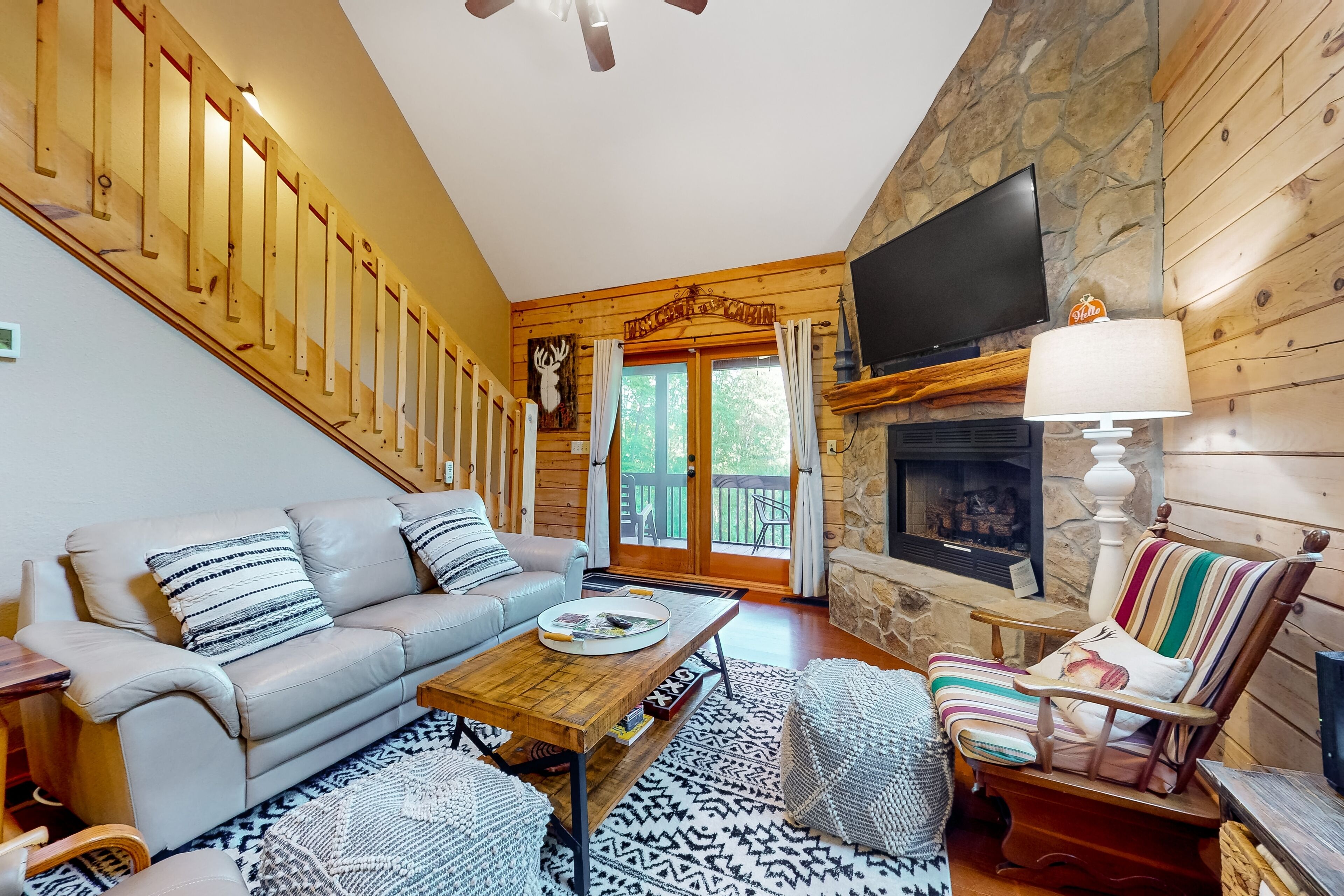 TV, fireplace, table tennis, books