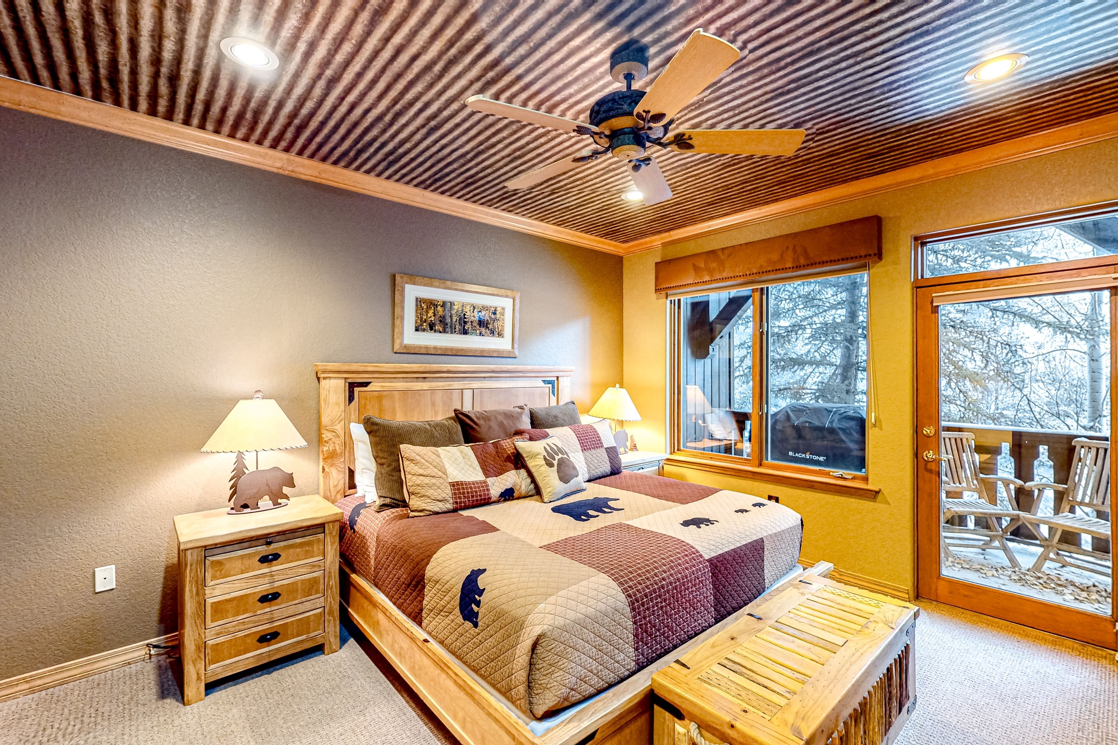 2 bedrooms, internet, bed sheets