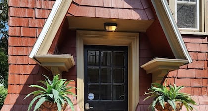 Historical Home Close To Downtown