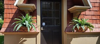 Historical Home Close To Downtown