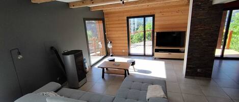 Smart TV, DVD player, stereo