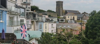 18 Robinsons Row