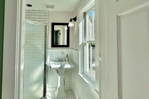 Hair dryer, towels - Coastal home near ocean with firepit, grill, lawn, deck (Tenants Harbor)