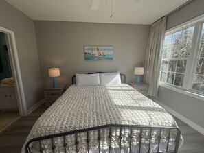 2 عدّة غرف نوم ومكواة/لوح كي وخدمة الإنترنت وملاءات أسرّة