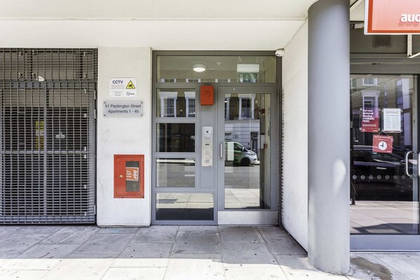 基本公寓, 1 張特大雙人床 | 外觀