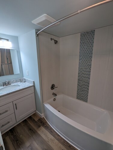 Coastal Cottage, walk to downtown Beaufort, close to beaches, pet friendly.