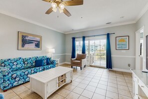 TV - Lakefront condo near beach with water views, pool, golf, balcony, clubhouse, AC (Myrtle Beach)