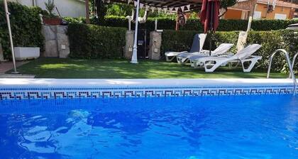 Rural house Higueras, with swimming pool and barbecue. (Suitable for pets).