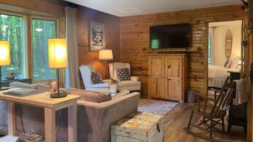 2 bedrooms, iron/ironing board, Internet, bed sheets