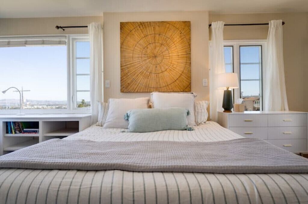 3 soveværelser, skrivebord, strygejern/strygebræt, weekendseng