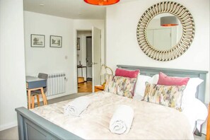 2 chambres, fer et planche à repasser, lit parapluie, Wi-Fi gratuit