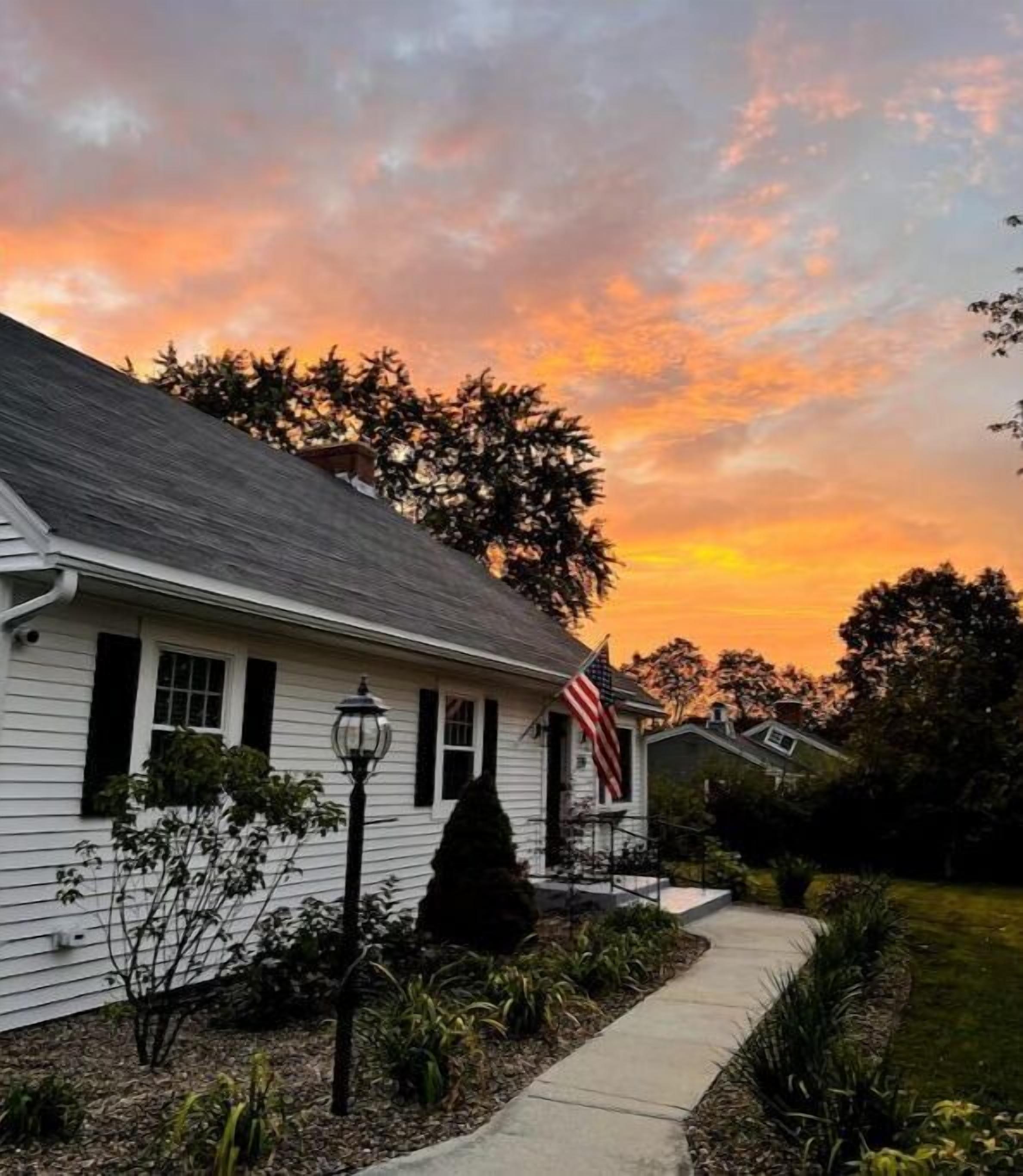 NEWLY REMODELED Main Street Home, Close to Town, Lake, Abenaki Ski, EV Charger! 