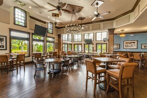 Dining - Resort condo with private W/D, shared pool, and central AC (Naples)